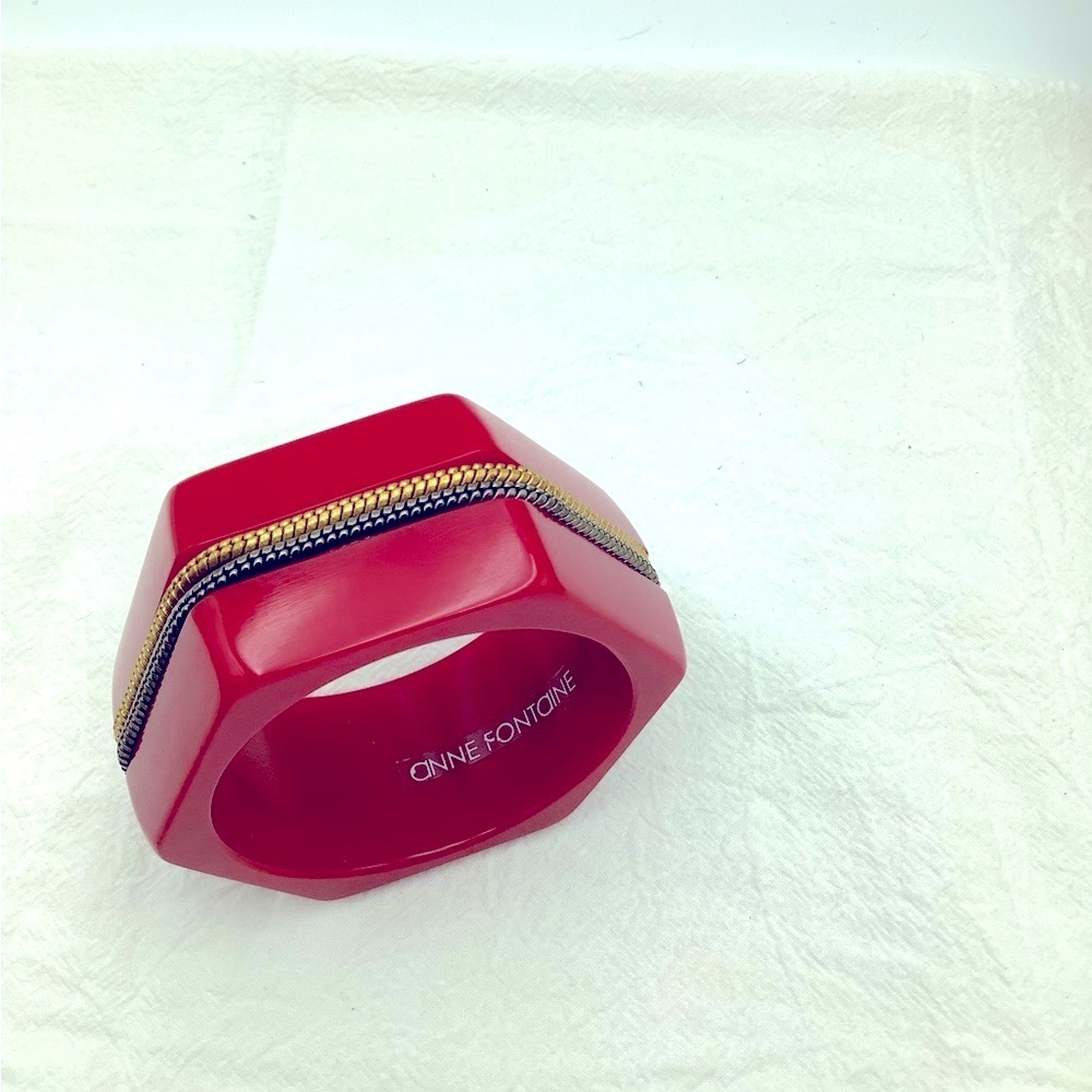 Anne Fontaine of Paris Red Lucite Bangle bracelet #458BR